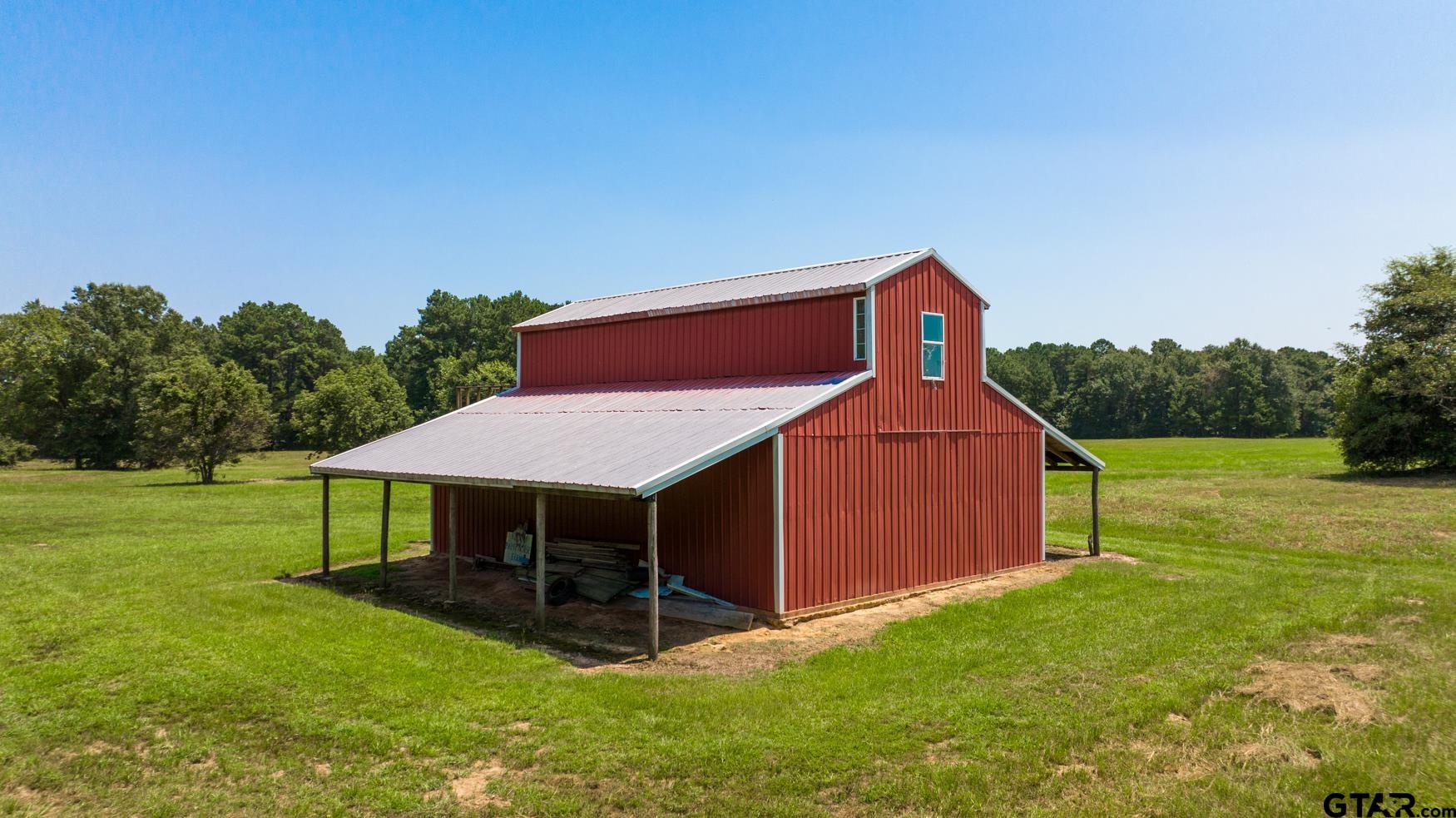 910 County Road 3117 Property Photo 5