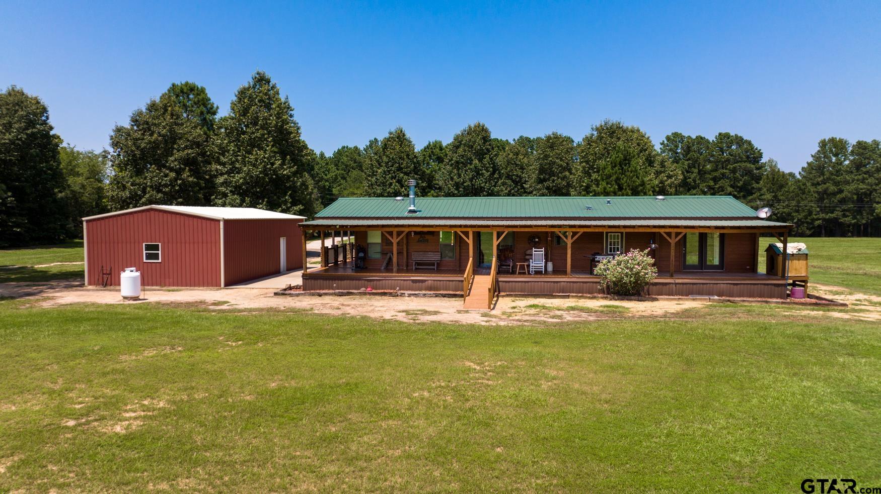 910 County Road 3117 Property Photo 11