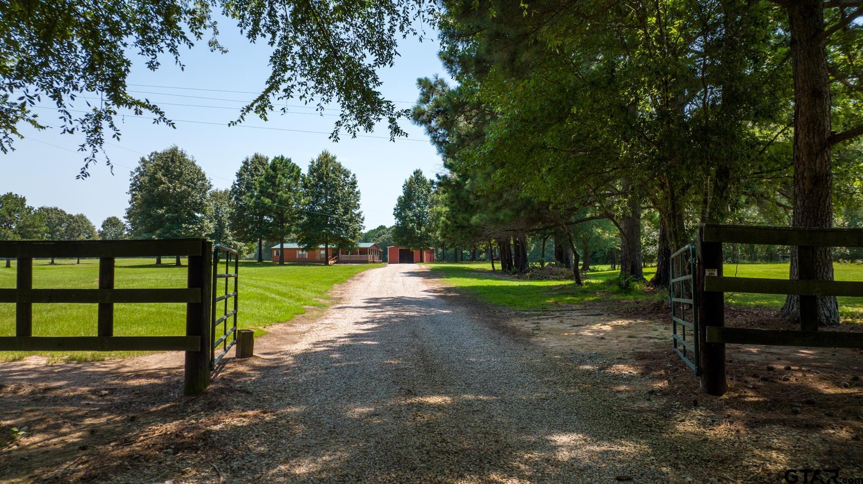 910 County Road 3117 Property Photo 19
