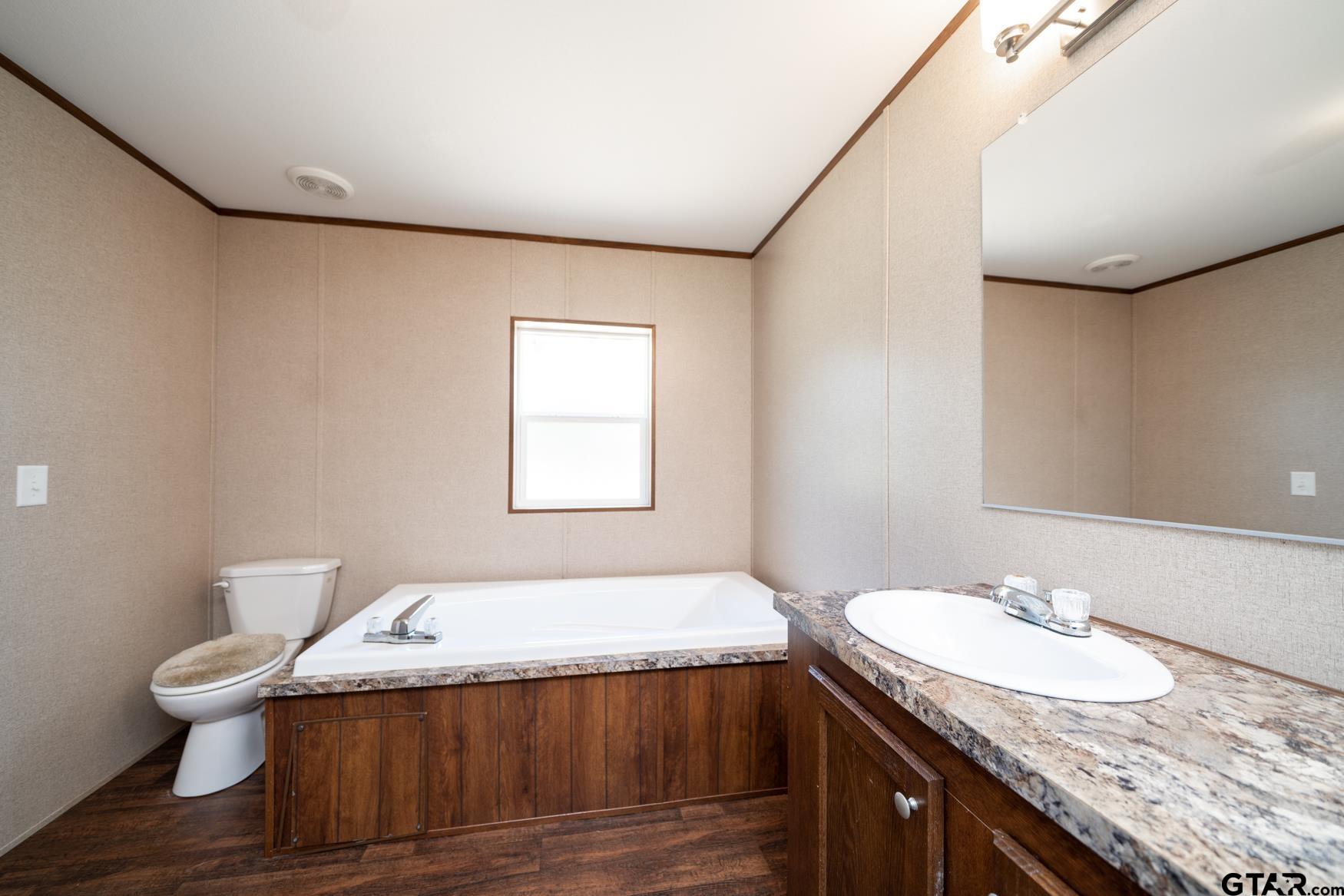 910 County Road 3117 Property Photo 22
