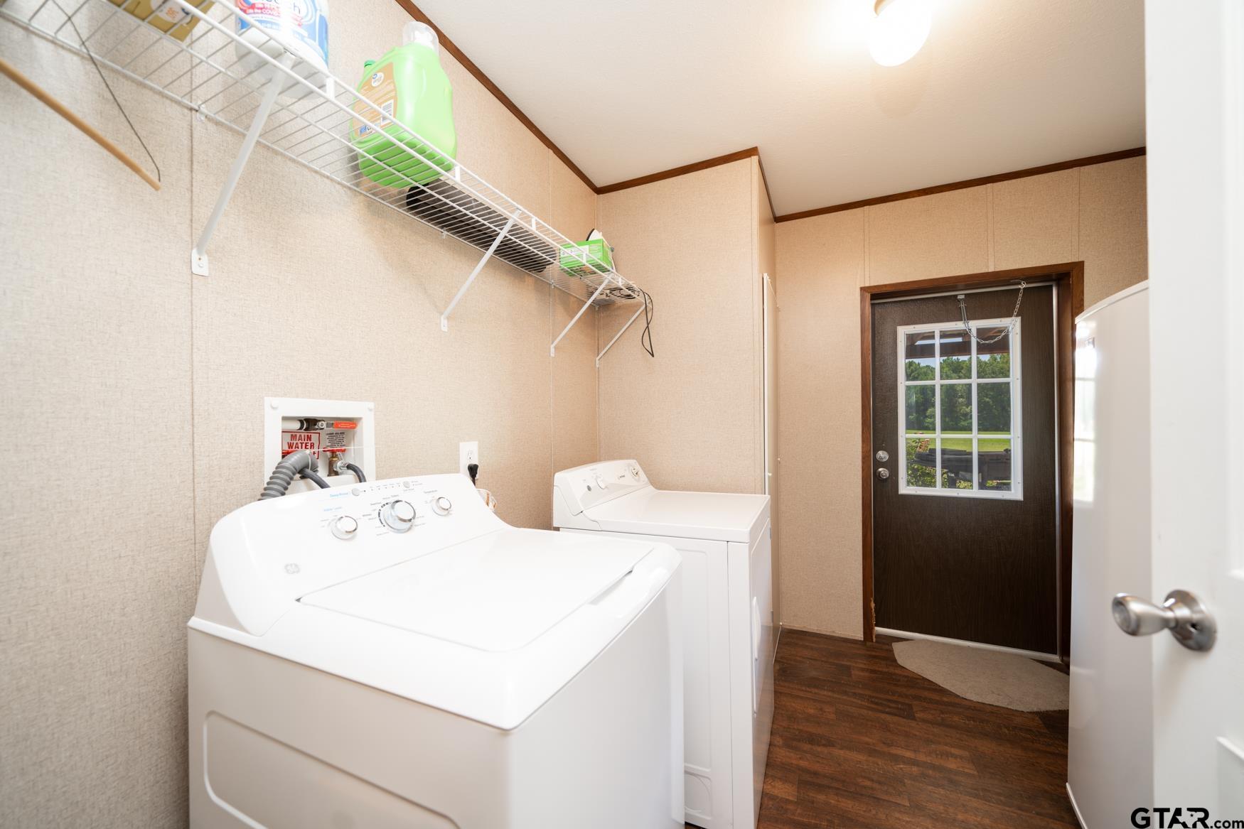 910 County Road 3117 Property Photo 24