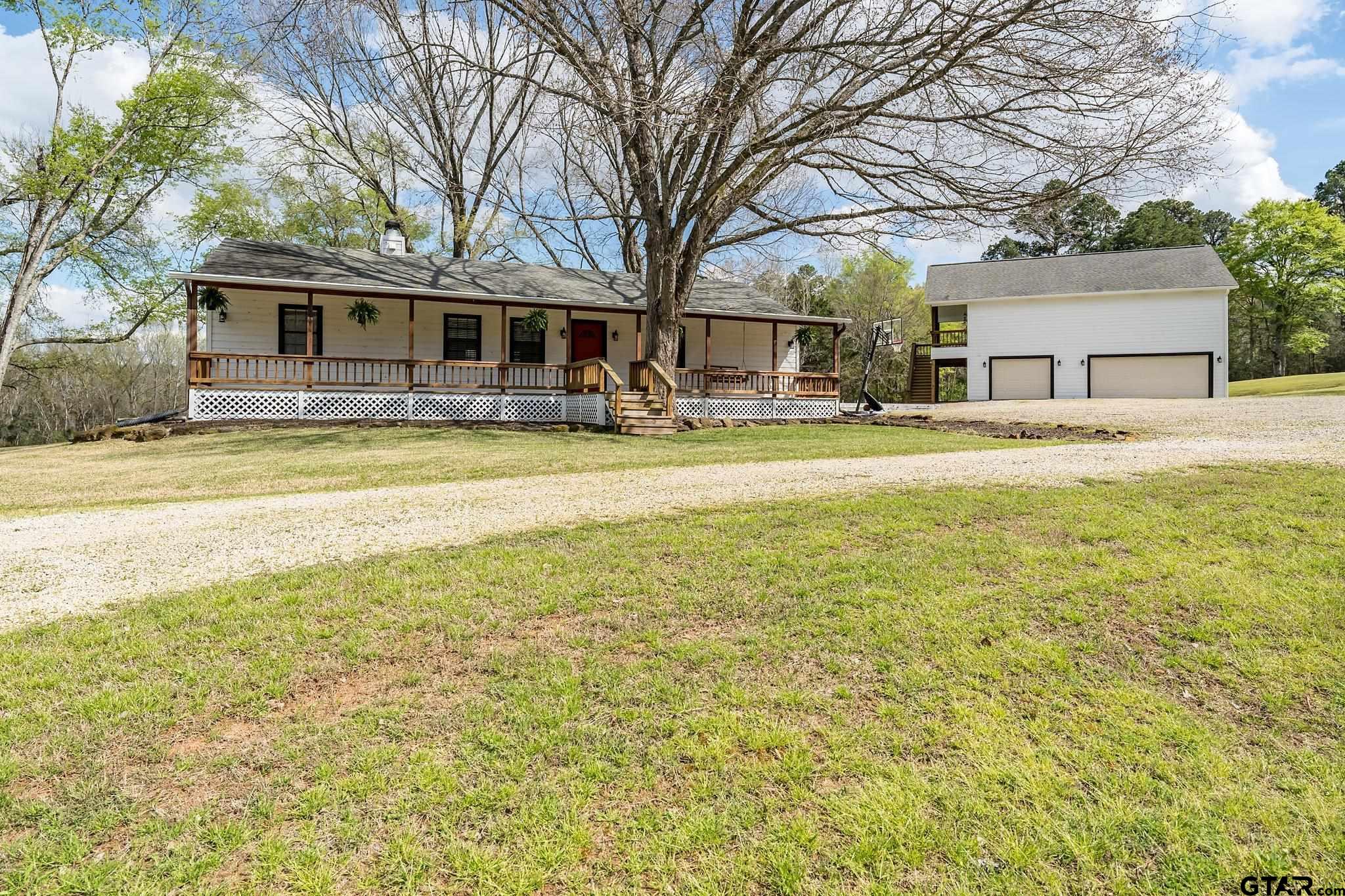 318 County Road 3870 Property Photo 1