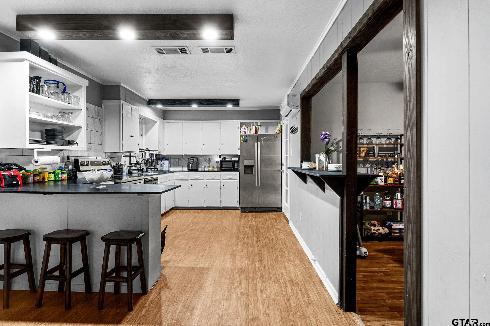 700 Powderhorn Drive Property Photo 6