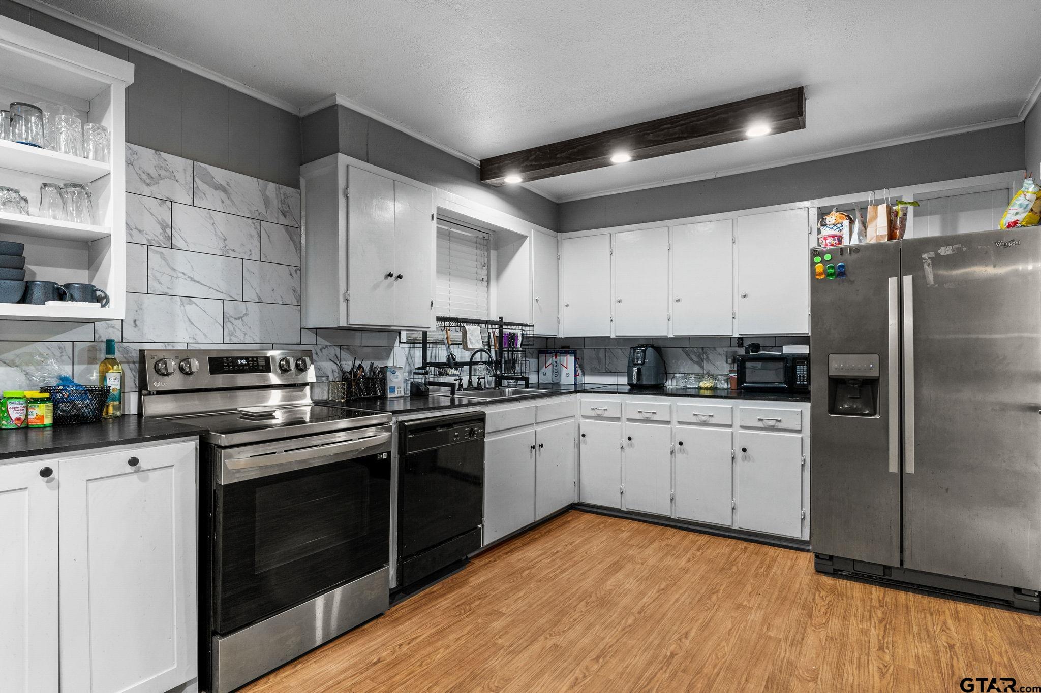 700 Powderhorn Drive Property Photo 7