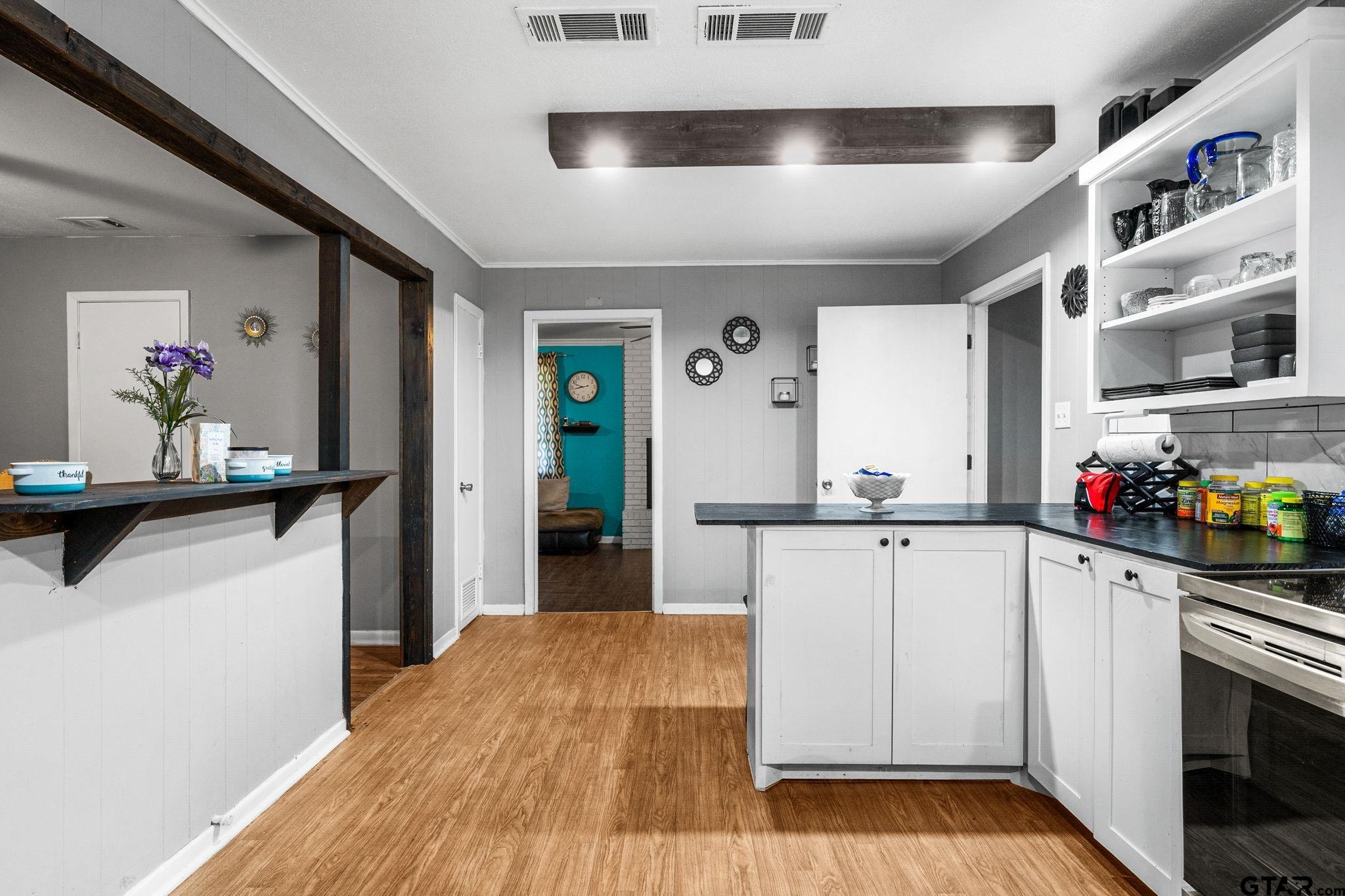 700 Powderhorn Drive Property Photo 8