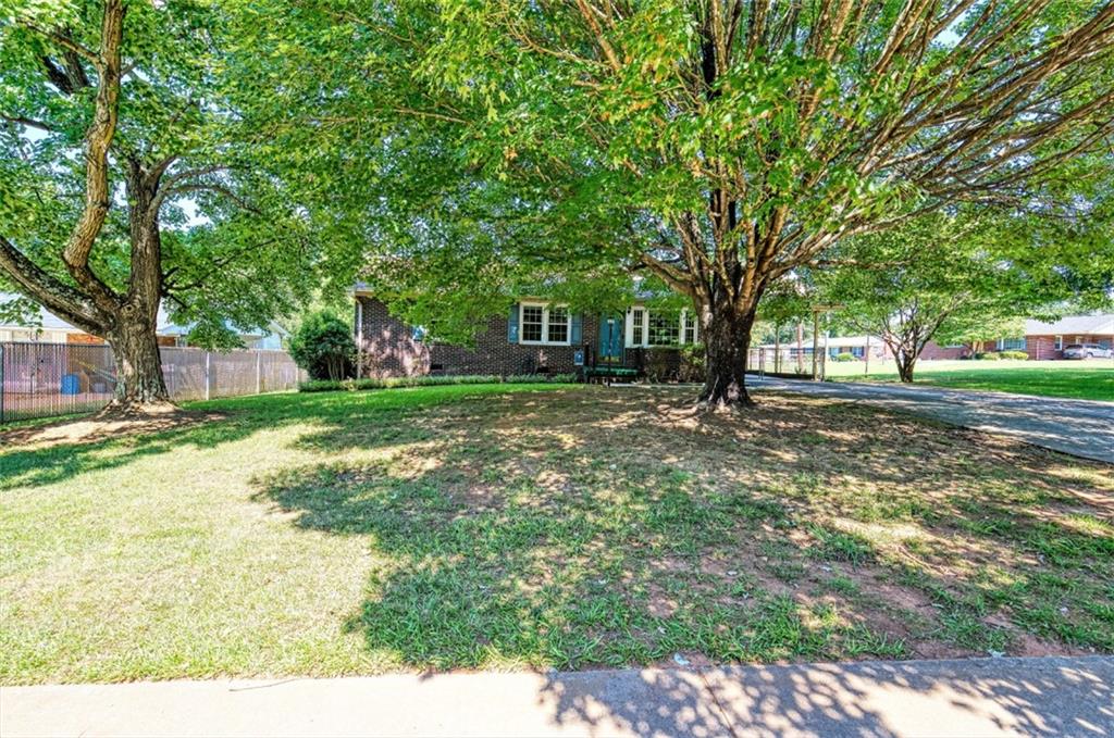 Carolina High School Real Estate Listings Main Image