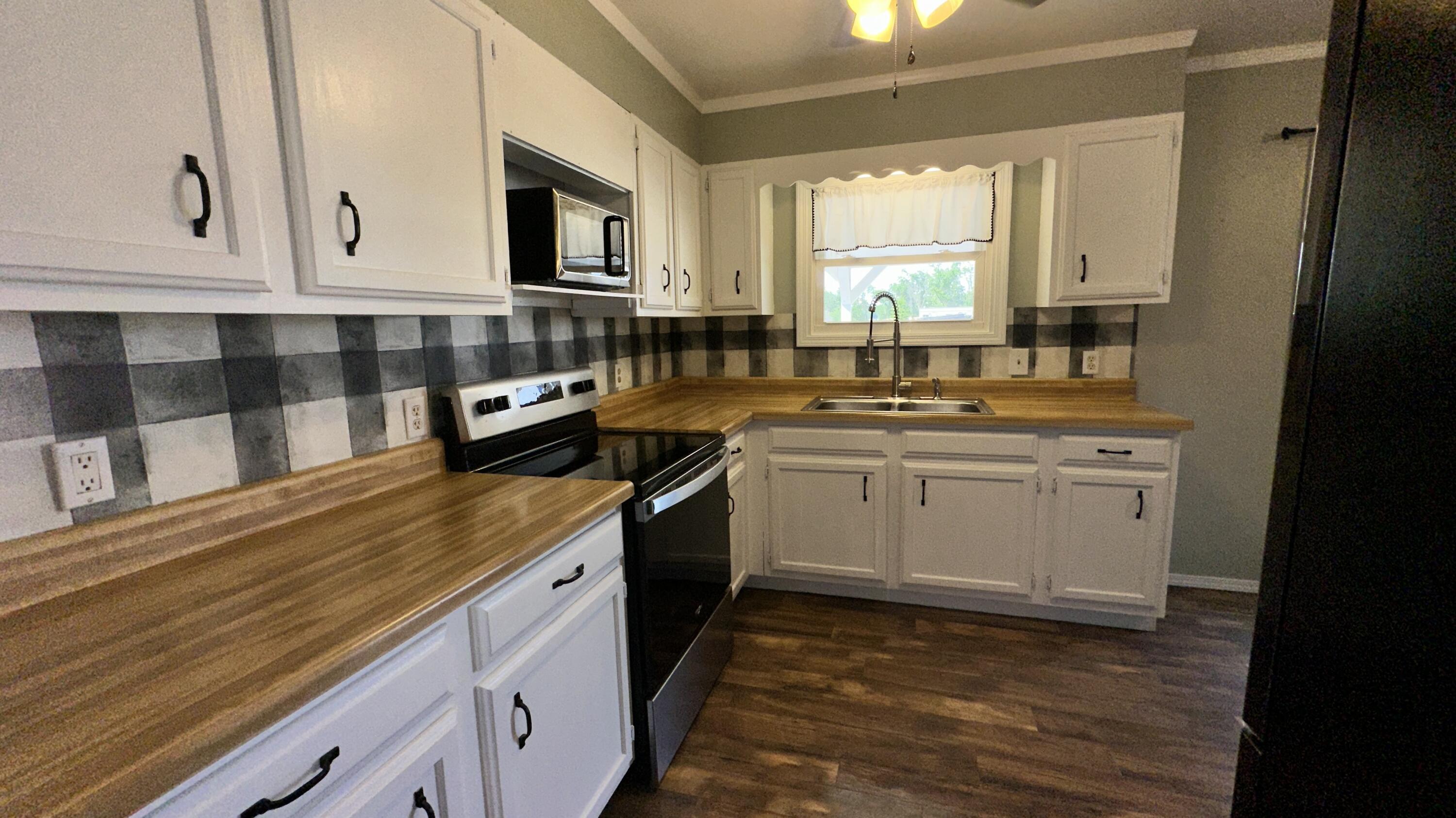 722 Township Road 217 Property Photo 6